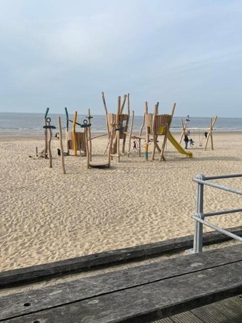 Appartement Residentie Aldis Met Zeezicht à Ostende Extérieur photo